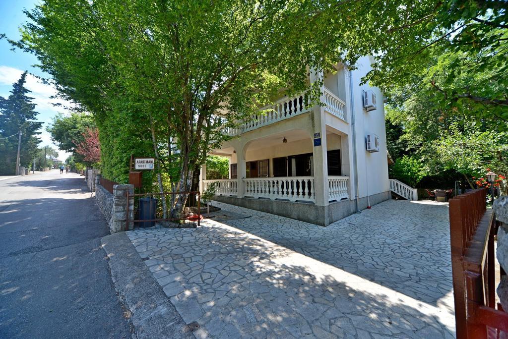 Apartments Karmelic Malinska Cameră foto